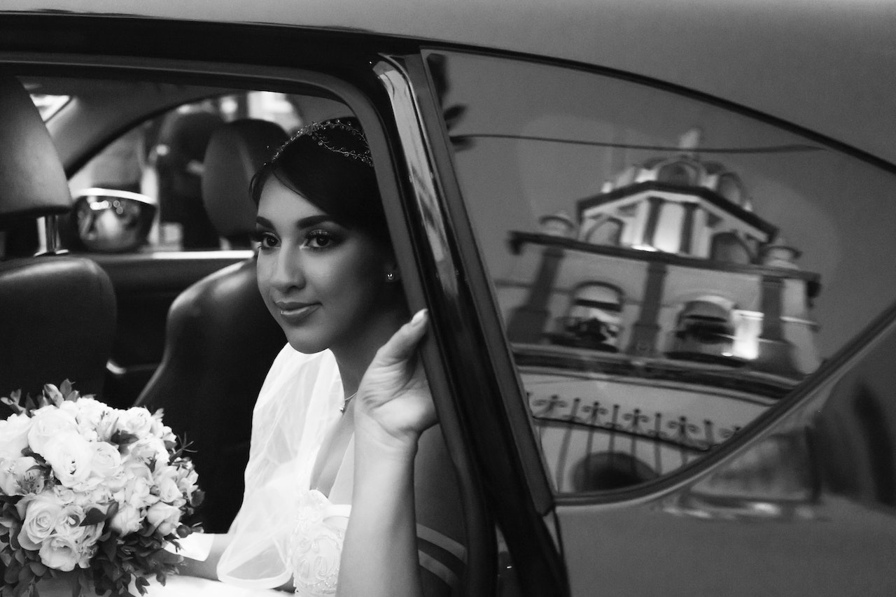 5 Reasons Why A Wedding Limousine Is A Must-Have On Your Big Day