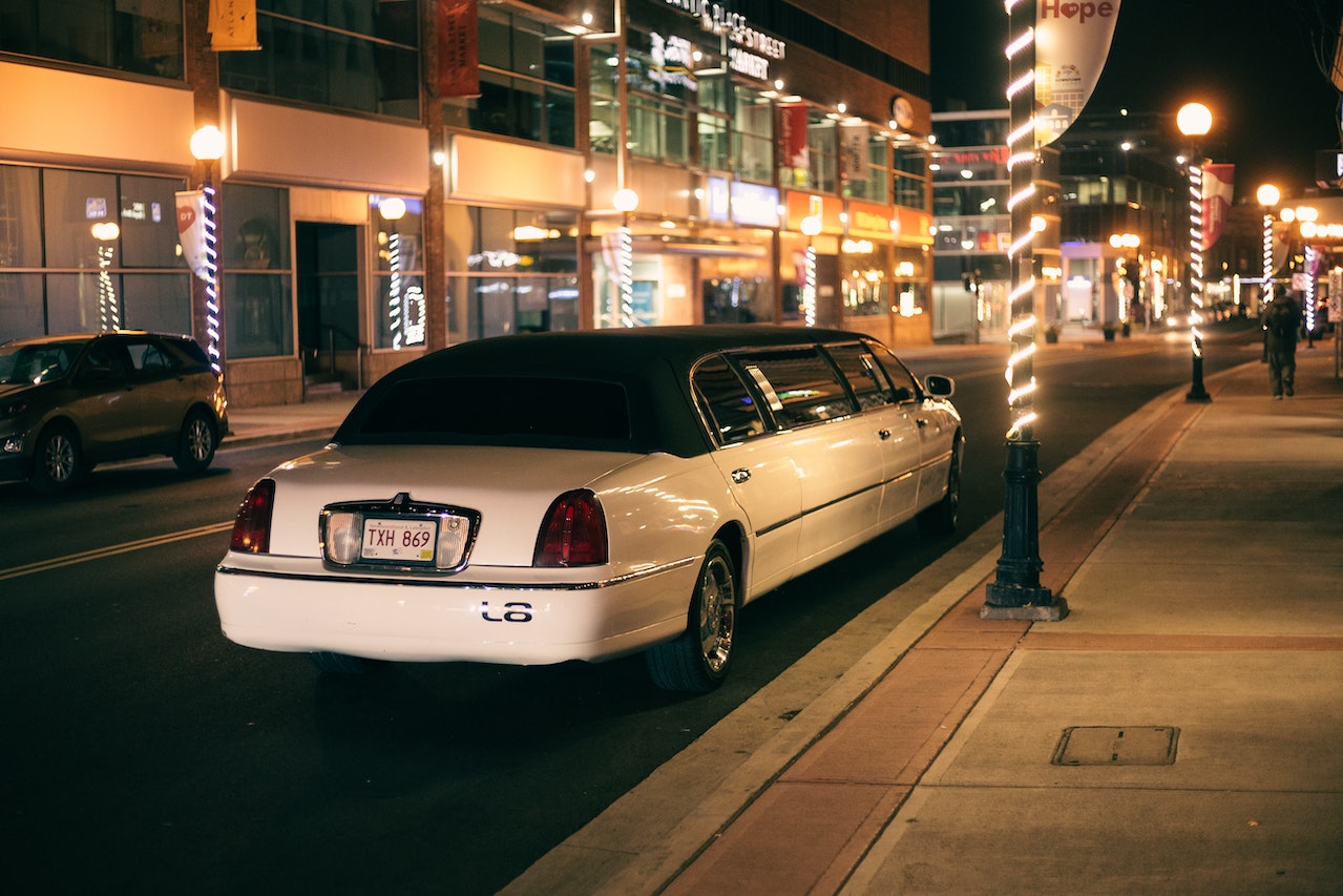 The Ultimate Guide To Luxury Transportation: Experience Excellence With Larry's Limos